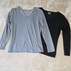 32 Degrees Heat Gray and Black Long Sleeve Tees